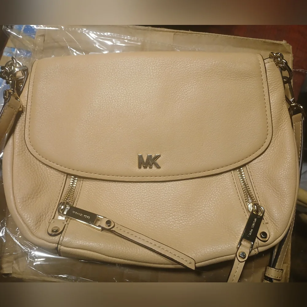 MICHAEL KORS EUC Evie Pebble Leather Shoulder Bag - Picture 3 of 13